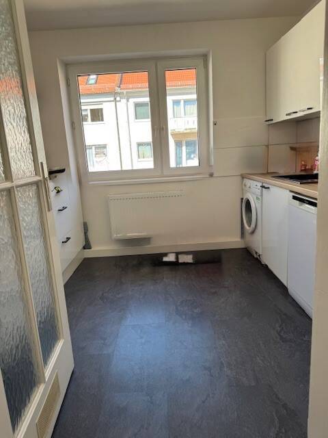 Ruhige und zentrale 3-Zimmer-Wohnung mit Echtholzboden & Südbalkon 3 zimmer