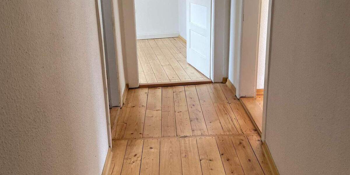 Erlenstegen ! Helle gepflegte 2,5-Zi.DG-Whg.,53 m², Holzdielenböden, Gartenmitbenutzung, 3.OG ohne Aufzug 2 zimmer