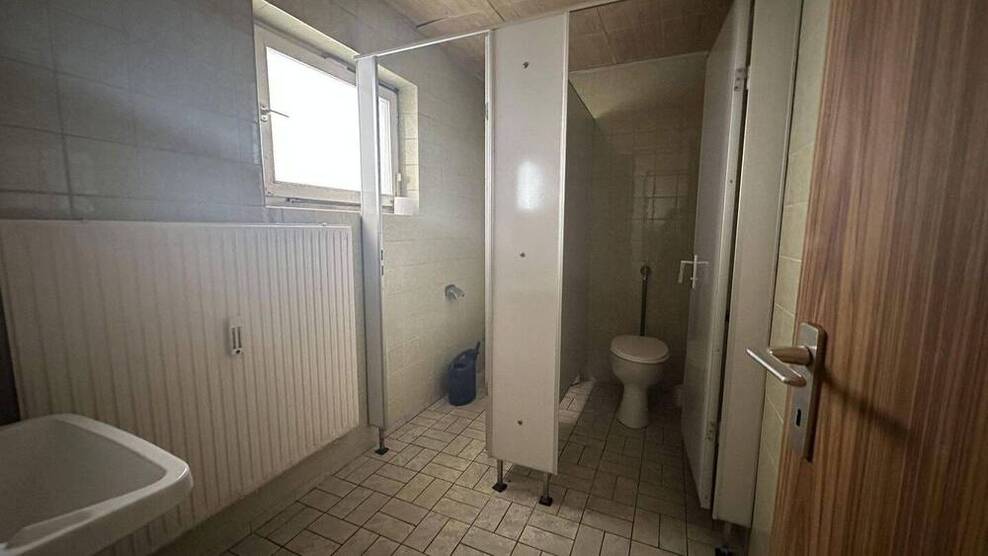 Keine Maklergebühren, Großes Wohnhaus mit Gastwirtschaft, Schlachthaus, Nebengebäude