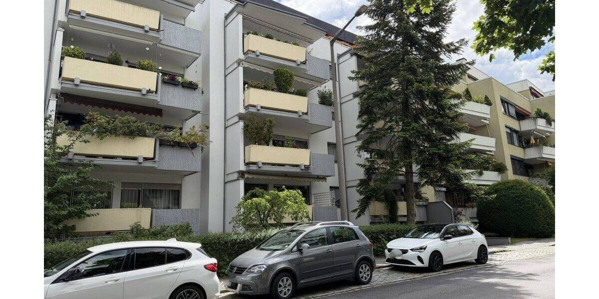Etagenwohnung Nürnberg Maxfeld - 3 Zimmer, 94 m&sup2;, 1.350&euro; | Angebot:26893237