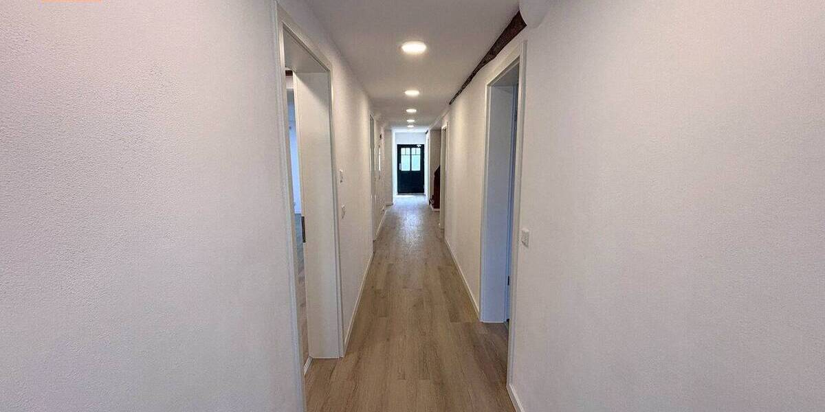 Einfamilienhaus Engelthal - 7 Zimmer, 216 m&sup2;, 1.990&euro; | Angebot:26694551