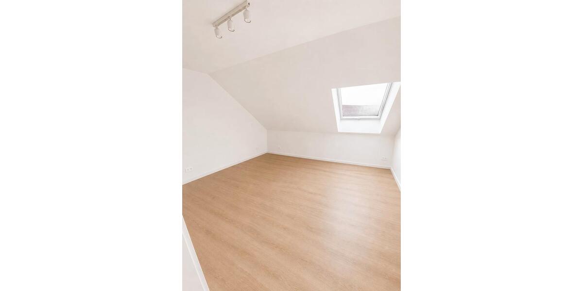 Dachgeschoßwohnung Oberasbach - 3 Zimmer, 98 m&sup2;, 1.290&euro; | Angebot:26608641