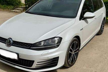 VW Golf 103.000 km 16.900 € Postbauer-Heng 92353