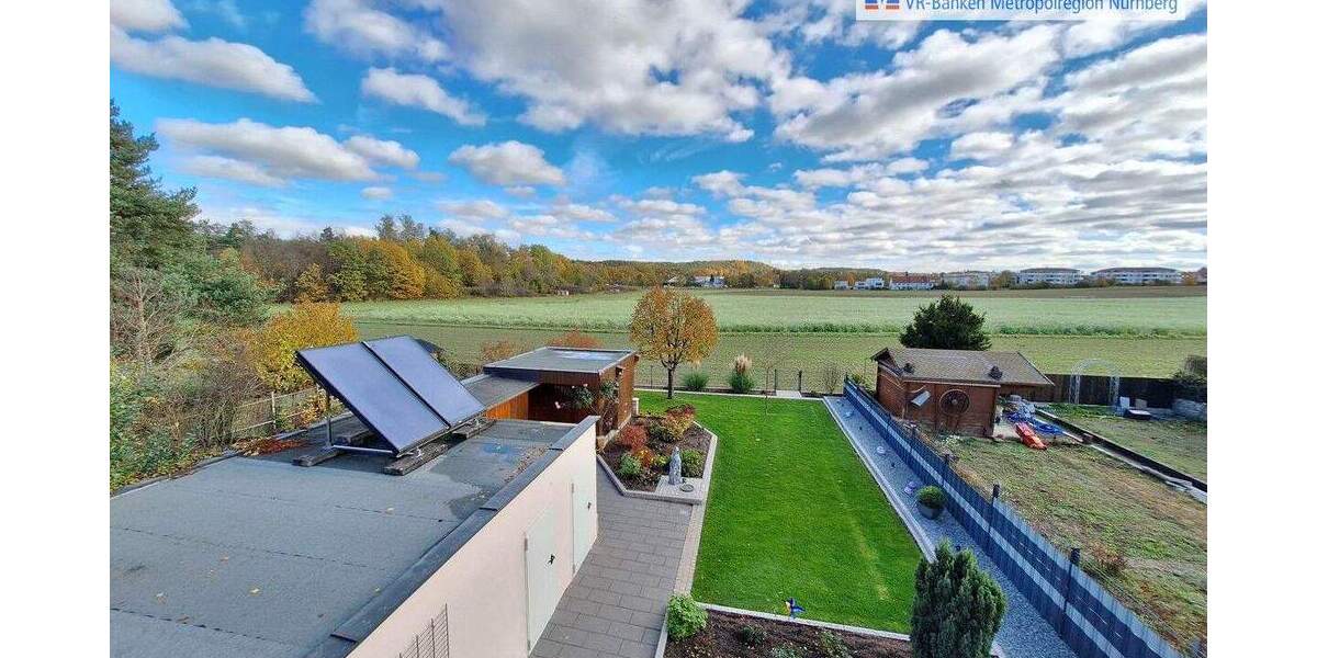 Freiwerdendes Zweifamilienhaus mit Garage in Toplage am Feldrand 6 zimmer