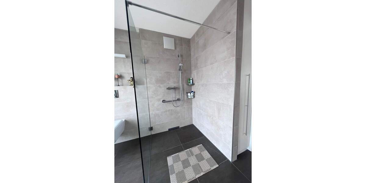 Etagenwohnung Nürnberg Steinbühl - 3 Zimmer, 151 m&sup2;, 2.400&euro; | Angebot:26816229