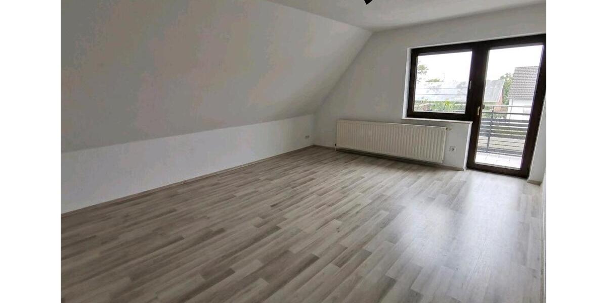 Dachgeschoßwohnung Neunkirchen am Brand - 4 Zimmer, 75 m&sup2;, 960&euro; | Angebot:27607534