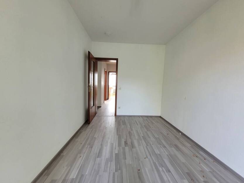*** Wohnen in BESTLAGE *** Charmantes Reihenmittelhaus Garten Garage mit Potential
