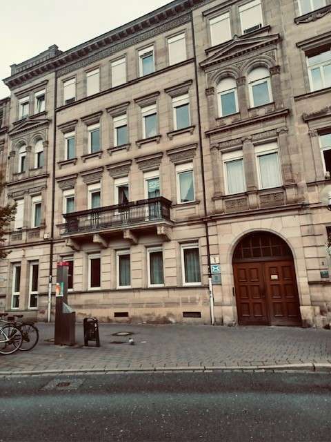 Haus zum Kaufen in Fürth 1.250.000 € 916 m²