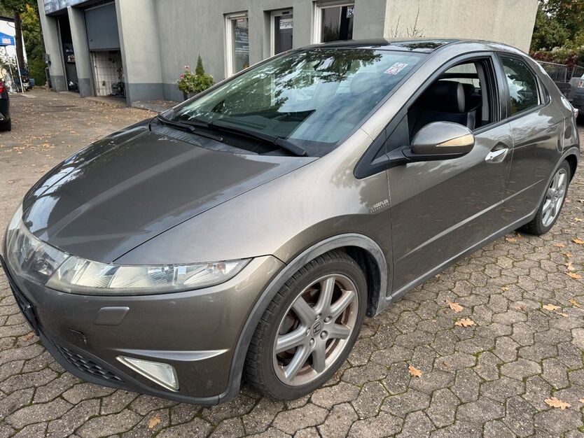 Honda Civic 232.000 km 2.850 € Nürnberg 90453