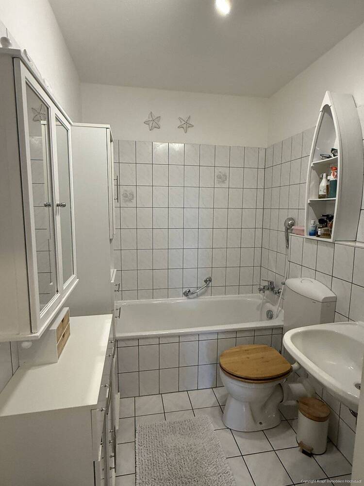 Eigentumswohnung mit ca. 94 m², 4 Zi., Balkon, Garage in Höchstadt