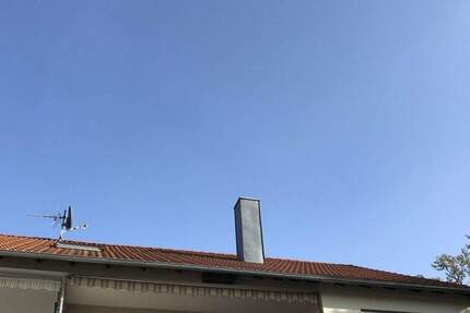 Zu vermieten 4 Zimmerwohnung in Schwabach kernsaniert im 3 Familienhaus 1 stock 4 zimmer