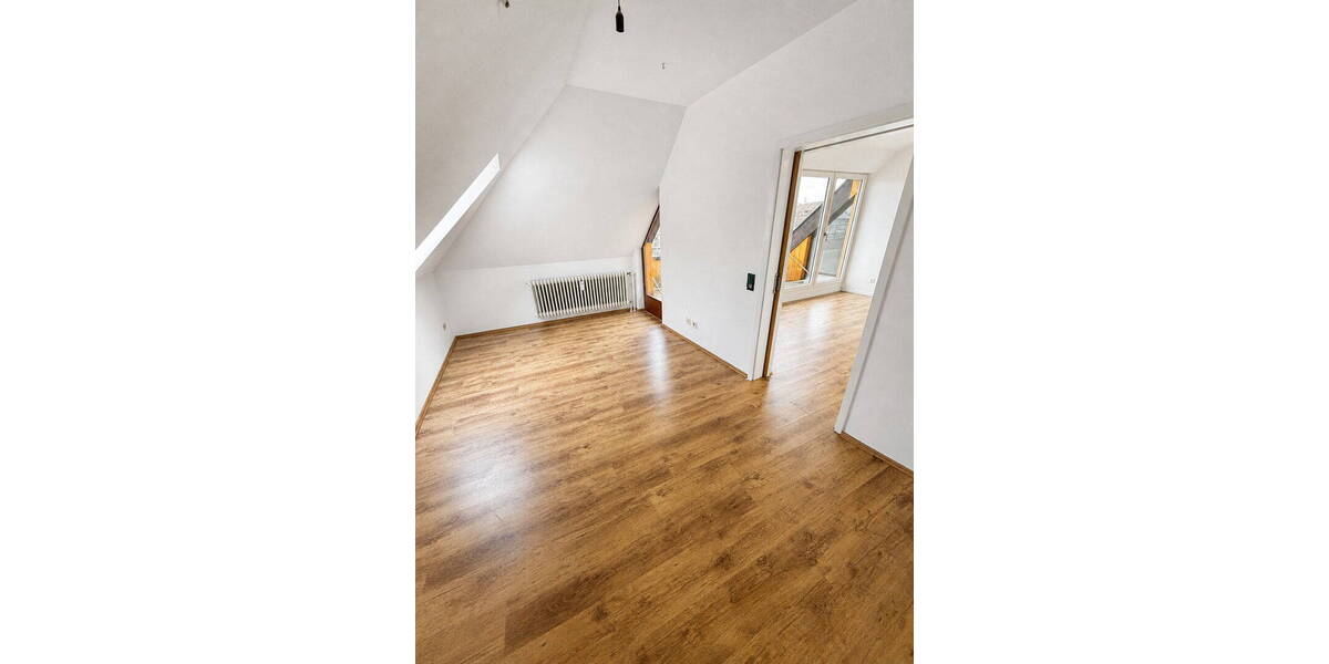 Etagenwohnung Erlangen Innenstadt - 2 Zimmer, 68 m&sup2;, 1.190&euro; | Angebot:26905796