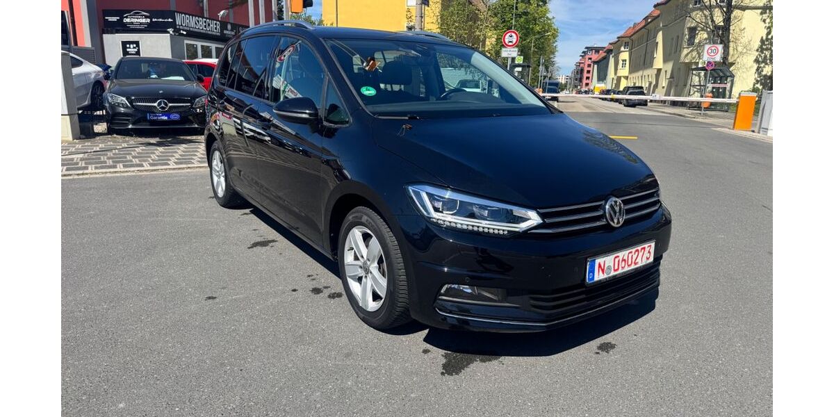VW Touran 61.000 km 19.650 &euro; Nürnberg 90431