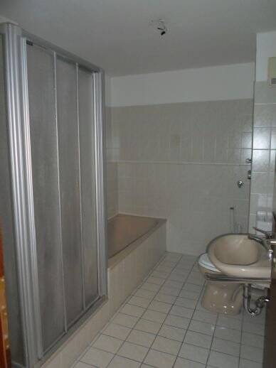 Hübsche 2-Zi.-Wohnung mit Küchenzeile, Südbalkon, TG-Stpl. in Erlangen-Ost, Nähe Berufsschule 2 zimmer