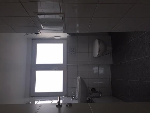 Neuwertige 3-Zimmer-DG-Wohnung mit Loggia und KFZ-Stellplatz | Nbg-Schweinau zimmer