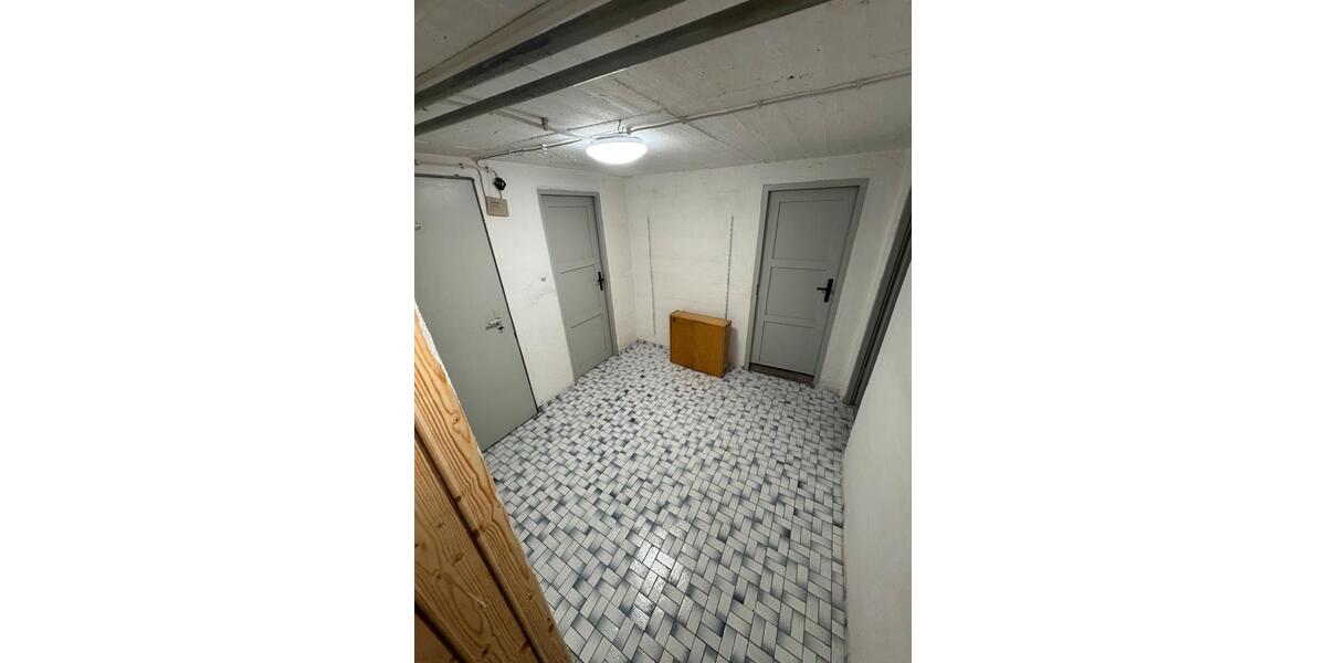 Reihenhaus Schwaig Bei Nürnberg - 5.5 Zimmer, 150 m&sup2;, 480.000&euro; | Angebot:27155364