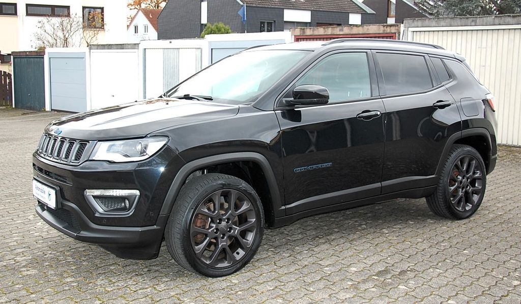 Jeep Compass 157.800 km 15.680 &euro; Feucht 90537