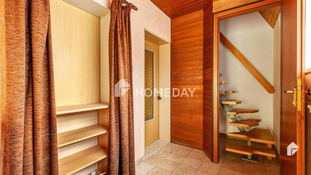 Attraktives Zweifamilienhaus mit 8 Zimmern, EBK und Garage in ruhiger Lage von Nürnberg 8 zimmer