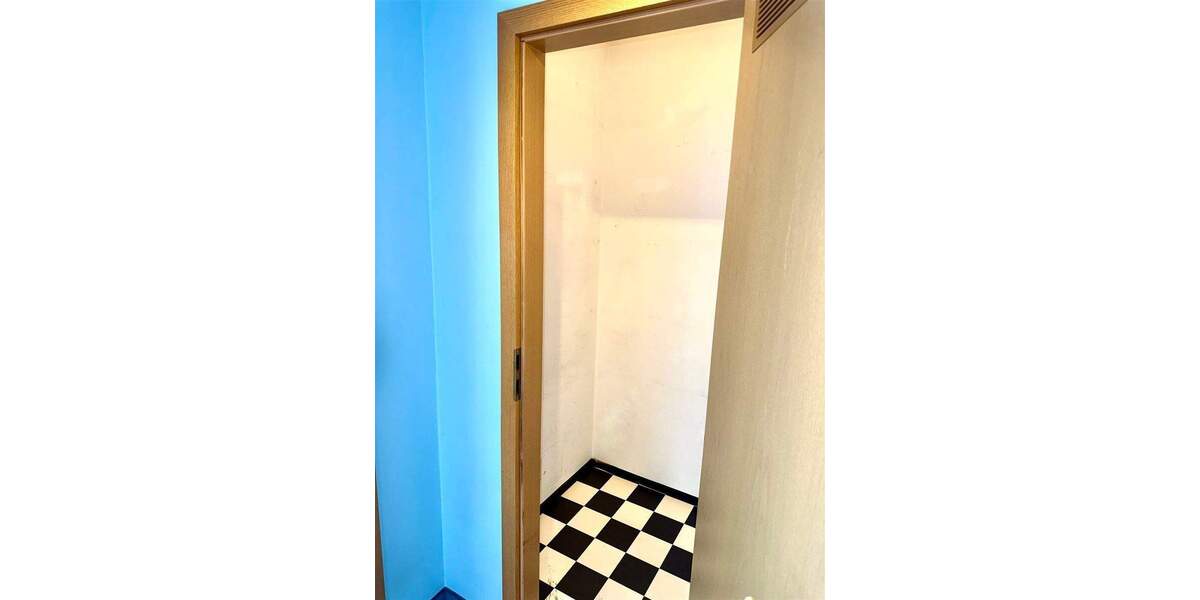 ... Freuen sie sich - hier werden sie sich wohlfühlen: sonnige Dachgeschoss-Wohnung mit Loggia ... 2 zimmer