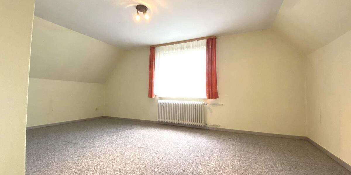 Einfamilienhaus Roßtal Weitersdorf - 9 Zimmer, 187 m&sup2;, 349.000&euro; | Angebot:25771449