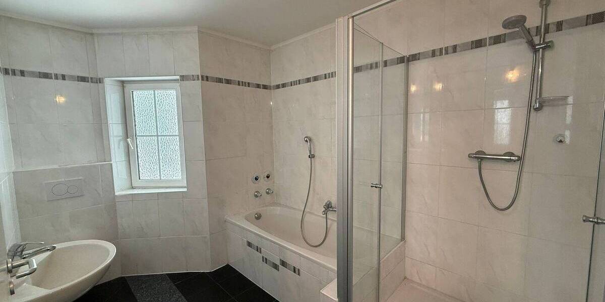 Etagenwohnung Cadolzburg - 2 Zimmer, 94 m&sup2;, 199.000&euro; | Angebot:26852477