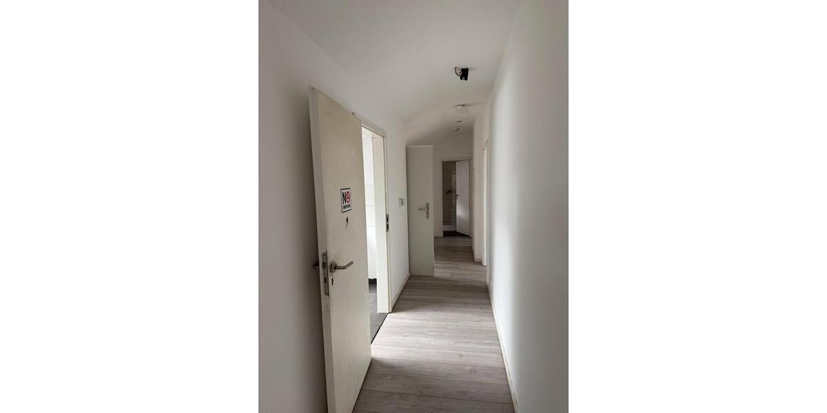 Dachgeschoßwohnung Nürnberg Eberhardshof - 4 Zimmer, 78 m&sup2;, 950&euro; | Angebot:27567895