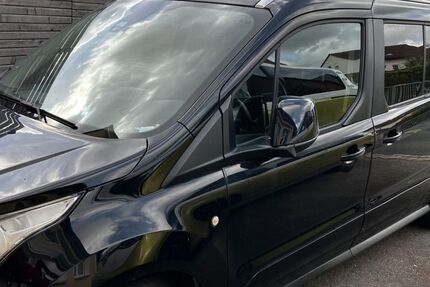 Ford Tourneo Connect 167.000 km 9.850 &euro; Schwabach 91126