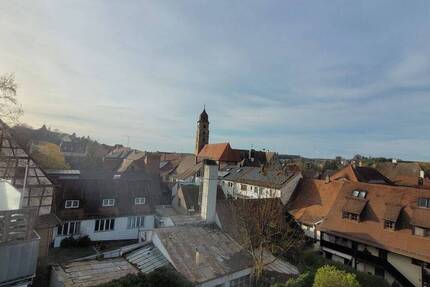 Familienfreundliche 4-Zimmer-Wohnung mit 2 Balkonen in Langenzenn 4 zimmer