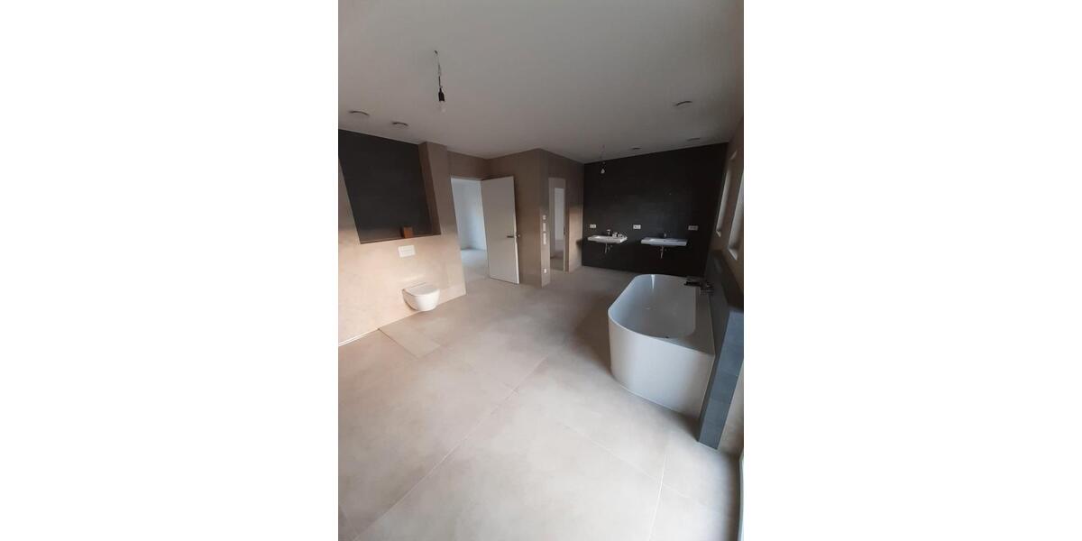 Etagenwohnung Fürth Atzenhof - 4 Zimmer, 166 m&sup2;, 2.100&euro; | Angebot:26381385