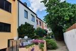 *** Wohnen in BESTLAGE *** Charmantes Reihenmittelhaus Garten Garage mit Potential