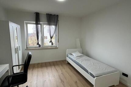 Wohnung Buckenhof - 4 Zimmer, 15 m&sup2;, 390&euro; | Angebot:25614565