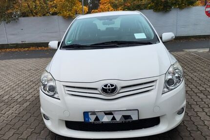 Toyota Auris 166.000 km 5.500 € Nürnberg 90451