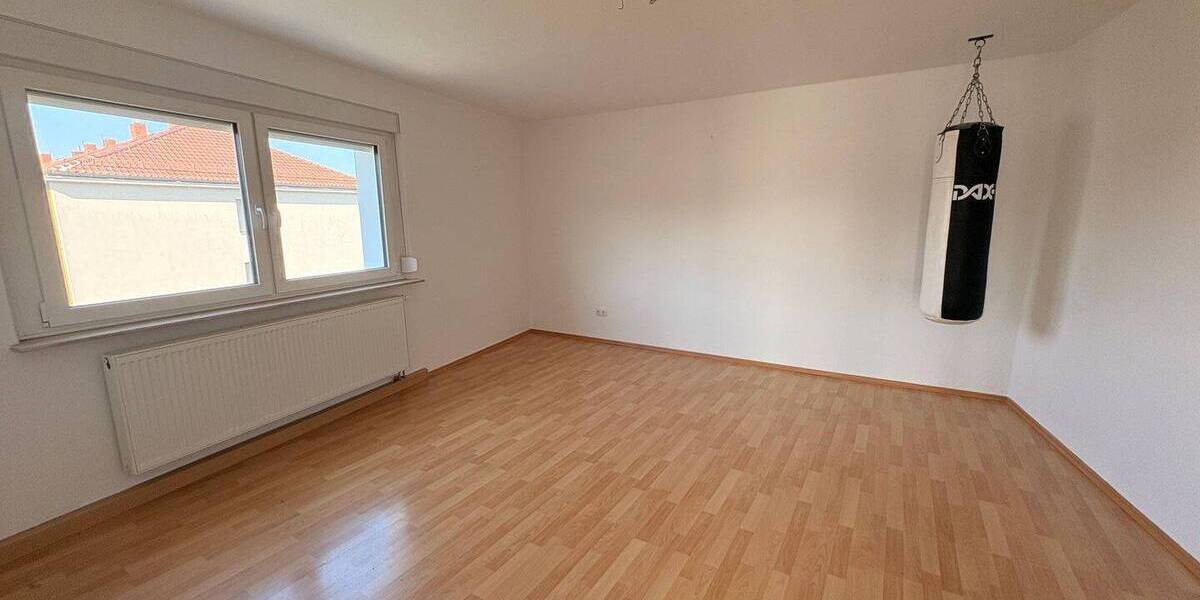 Etagenwohnung Nürnberg Rennweg - 3 Zimmer, 91 m&sup2;, 1.100&euro; | Angebot:26930316