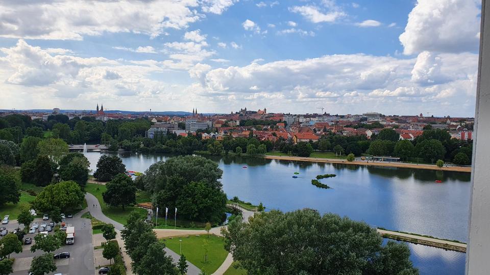 Traumhafte 4 Zimmerwohnung im 14. OG mit Blick über Wöhrder See 4 zimmer