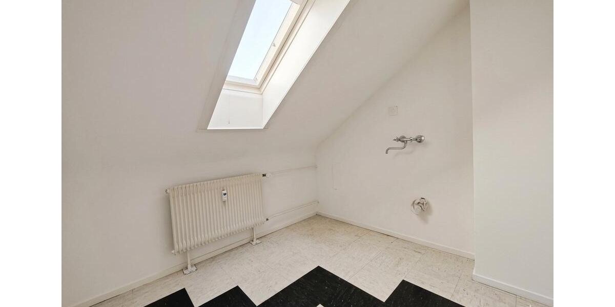 Dachgeschoßwohnung Fürth Bislohe - 2 Zimmer, 44 m&sup2;, 350&euro; | Angebot:26252417