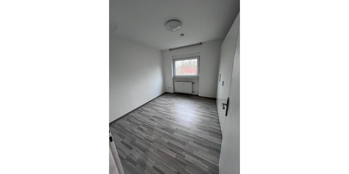 3 Zimmer Wohnung 74 m2 mit Balkon teilmöbliert + Einbauküche 3 zimmer