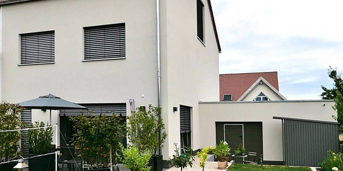 Moderner KfW 55 Neubau einer Doppelhaushälfte in Nürnberg - Höfen 4 zimmer
