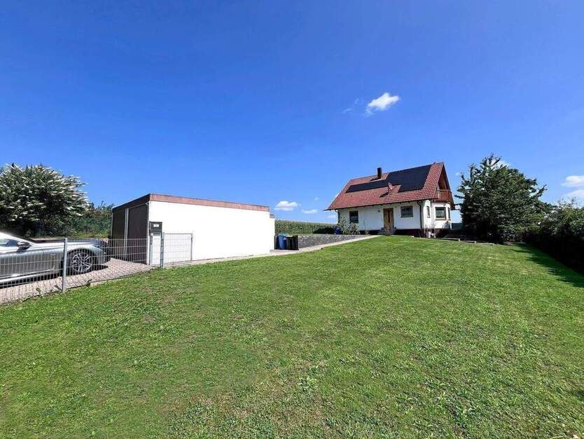 Schönes Einfamilienhaus mit großem Grundstück und Traumblick ins Grüne! 5 zimmer