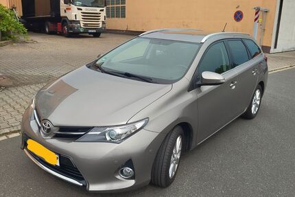 Toyota Auris 117.000 km 10.999 &euro; Fürth 90763