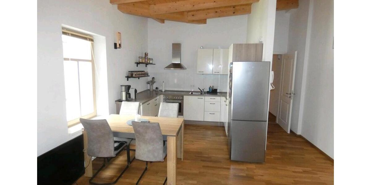 Helle Wohnung mit hoher Deckenhöhe im 1. OG – ruhig & gepflegte 2 zimmer