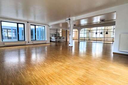 Wohnung Fürth Espan - 5 Zimmer, 270 m&sup2;, 2.700&euro; | Angebot:27246526