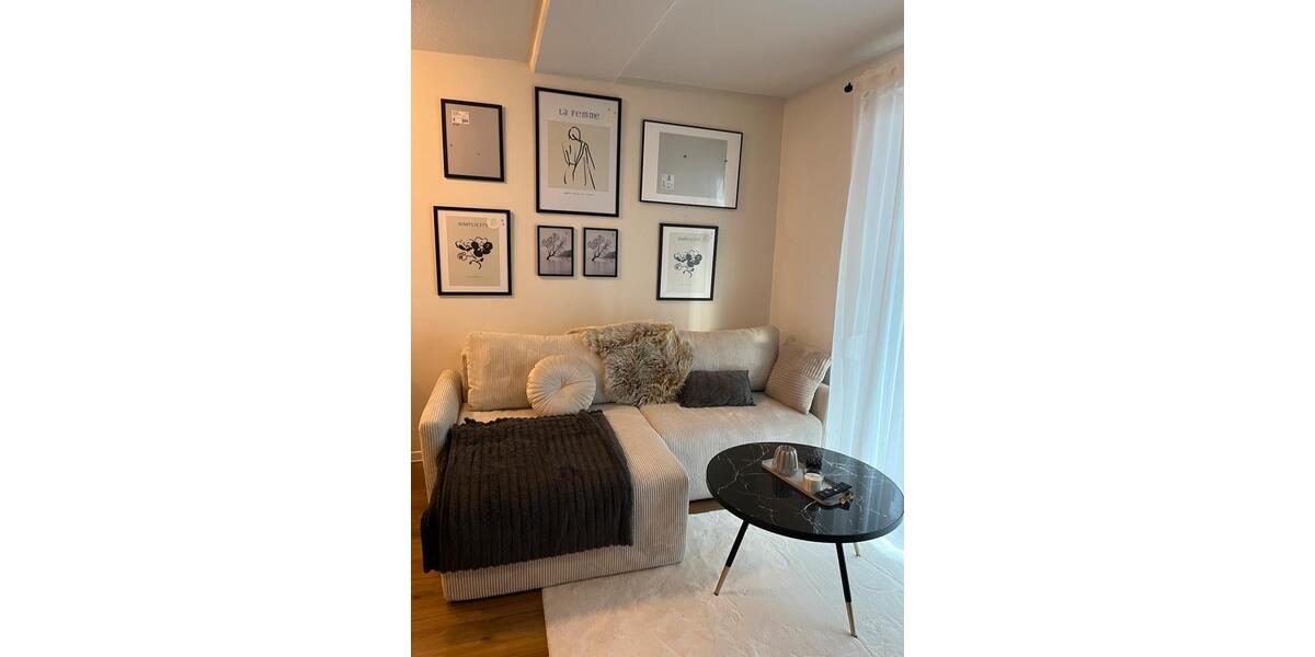 Möbilierte 1,5 Zi Neubau Whg mit EBK, Balkon u Tiefgarage 1.5 zimmer