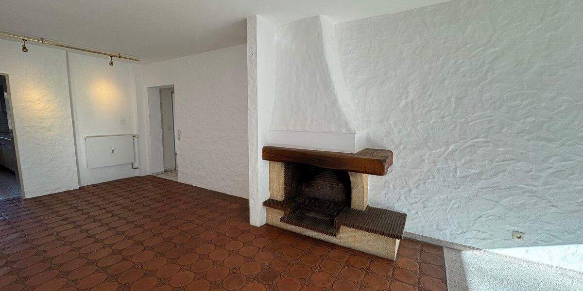 Großzügige 4-Zimmer-Wohnung mit Schwimmbadanteil, 2 Garagen und Zugang zum Gemeinschaftsgarten 4 zimmer