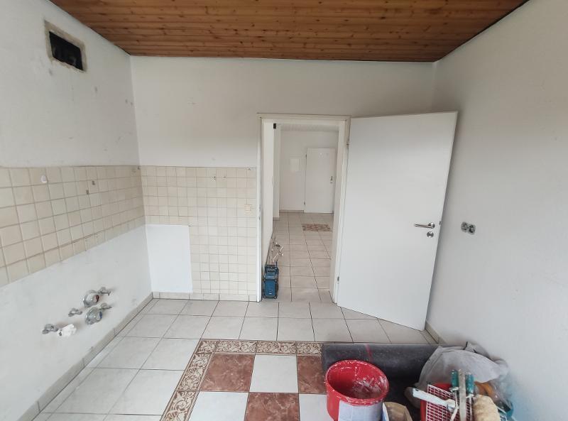 3- Zi. DG Wohnung mit 2 Balkonen und Garage 3 zimmer