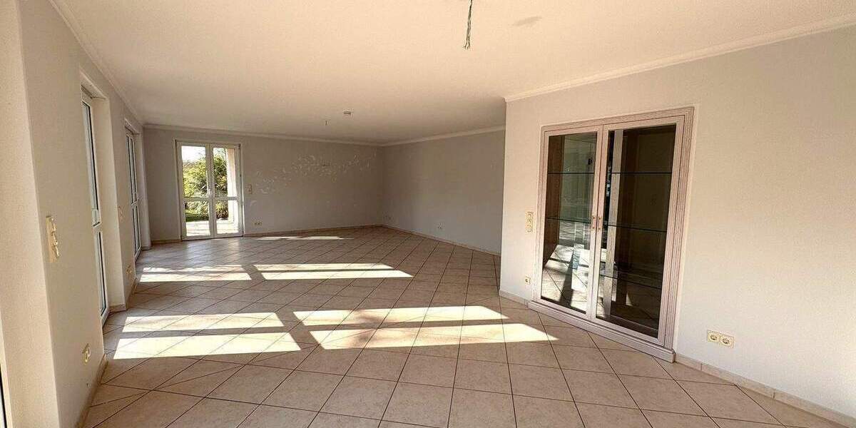 Etagenwohnung Nürnberg Gaismannshof - 4 Zimmer, 145 m&sup2;, 1.950&euro; | Angebot:26644405