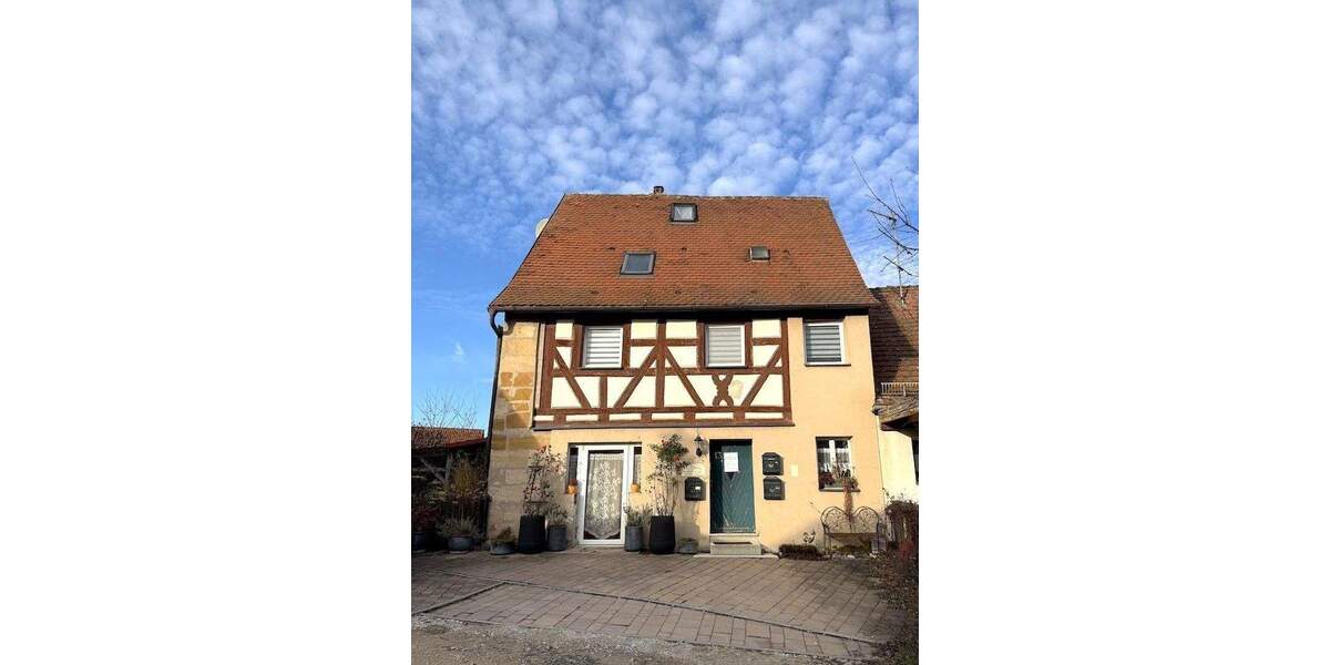 Doppelhaushälfte Lauf Heuchling - 8 Zimmer, 180 m&sup2;, 385.000&euro; | Angebot:25713719