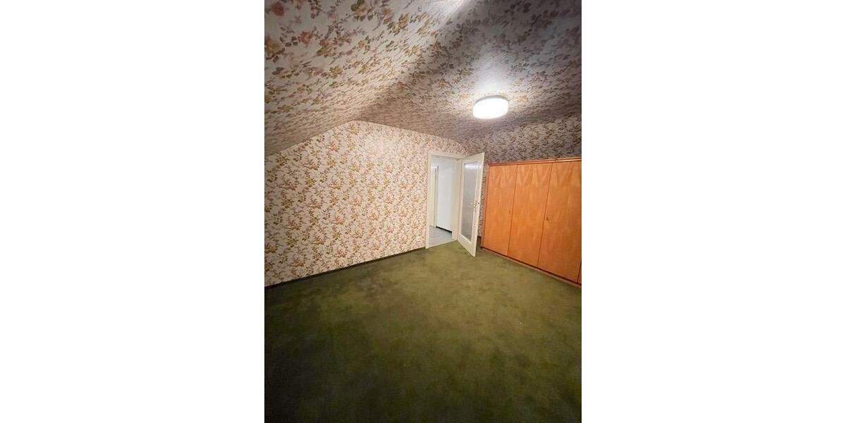 Mögeldorf: Doppelhaushälfte als 2-Familienhaus mit Doppel-Garage und großem Garten 6 zimmer