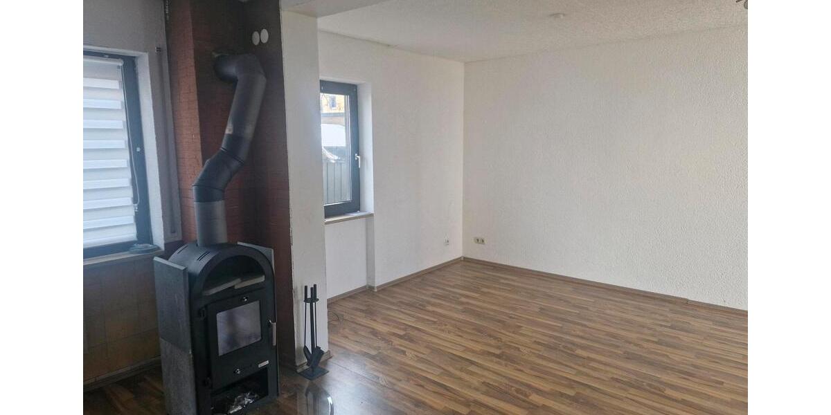 Einfamilienhaus Röthenbach an der Pegnitz - 2 Zimmer, 60 m&sup2;, 900&euro; | Angebot:25523072