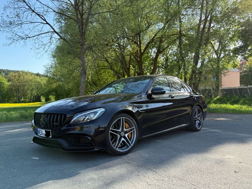 Mercedes-Benz C 63 AMG 89.000 km 54.500 € Emskirchen 91448