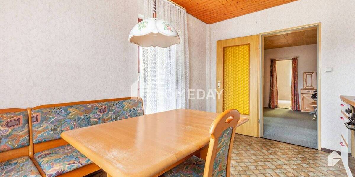 Attraktives Zweifamilienhaus mit 8 Zimmern, EBK und Garage in ruhiger Lage von Nürnberg 8 zimmer